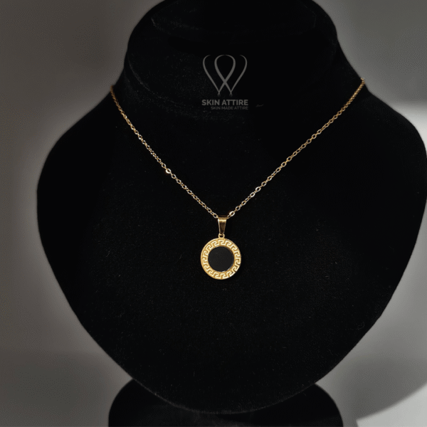 Elysian Circle Pendant Necklace