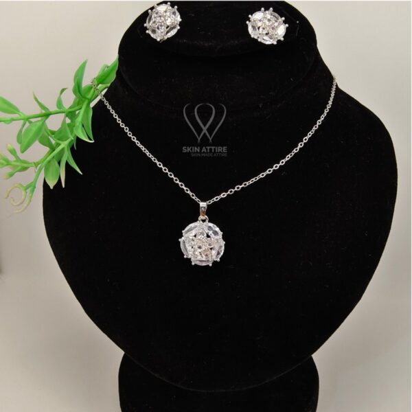 Floral Crystal Design Necklace